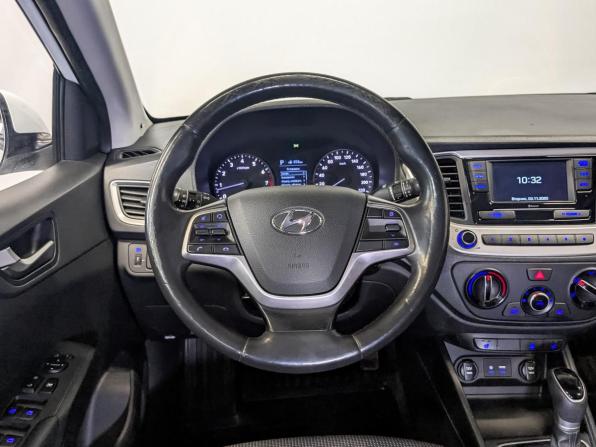 Hyundai Solaris II с пробегом 2018 года, цена 1 235 000 рублей, 108646 км, седан, Автокод Объявления