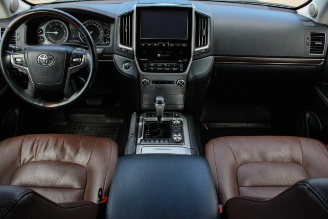 Toyota Land Cruiser 200 Series Рестайлинг 2 с пробегом 2017 года, цена 6 099 000 рублей, 134494 км, внедорожник, Автокод Объявления