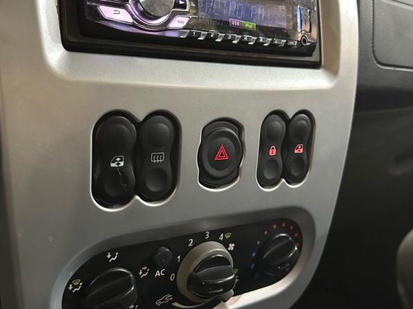 Renault Sandero I с пробегом 2012 года, цена 529 000 рублей, 200176 км, хэтчбек, Автокод Объявления