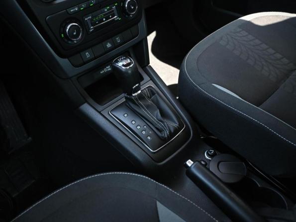 Skoda Yeti I Рестайлинг с пробегом 2015 года, цена 1 324 000 рублей, 252307 км, внедорожник, Автокод Объявления