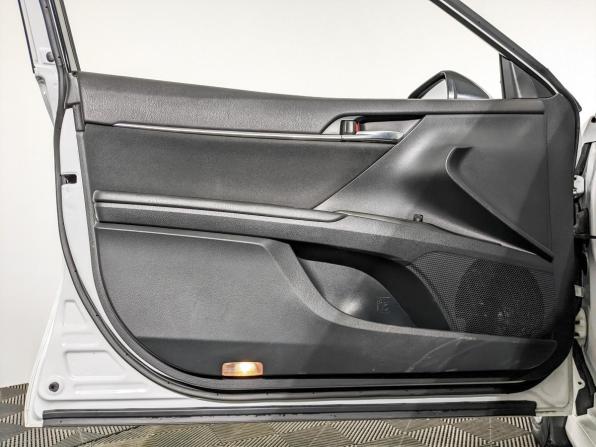 Toyota Camry VIII (XV70) Рестайлинг с пробегом 2021 года, цена 2 625 000 рублей, 70886 км, седан, Автокод Объявления