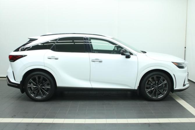 Lexus RX V с пробегом 2022 года, цена 8 350 000 рублей, 31631 км, внедорожник, Автокод Объявления