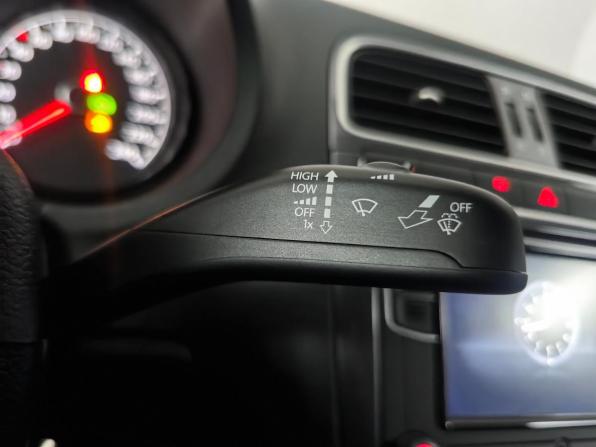 Volkswagen Polo V Рестайлинг с пробегом 2019 года, цена 1 485 000 рублей, 60405 км, седан, Автокод Объявления