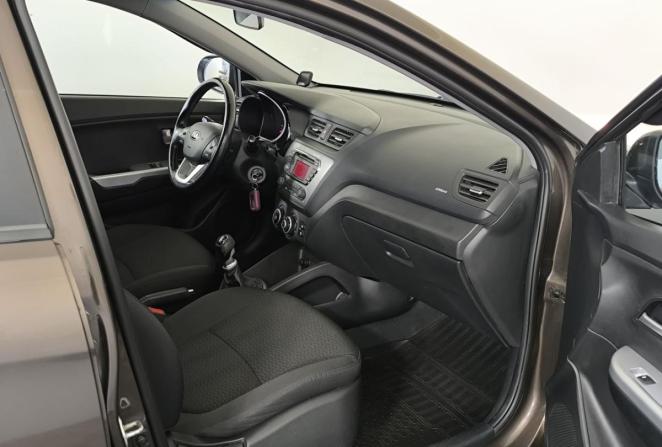 Kia Rio III Рестайлинг с пробегом 2015 года, цена 870 000 рублей, 106881 км, хэтчбек, Автокод Объявления