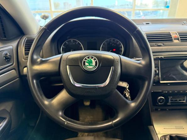 Skoda Octavia II (A5) Рестайлинг с пробегом 2010 года, цена 899 000 рублей, 150000 км, лифтбек, Автокод Объявления