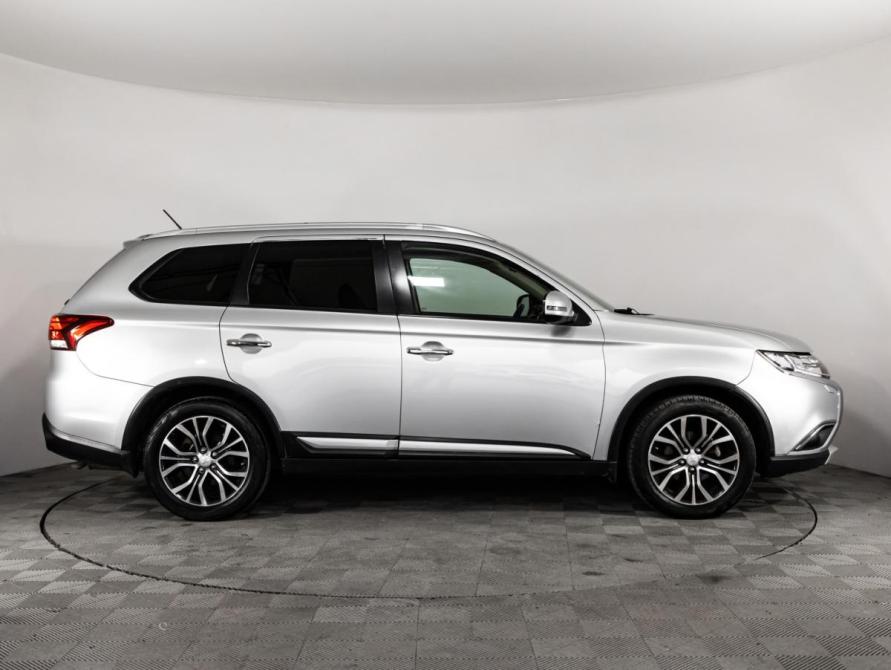 Mitsubishi Outlander III Рестайлинг 2 Санкт-Петербург  - изображение 4