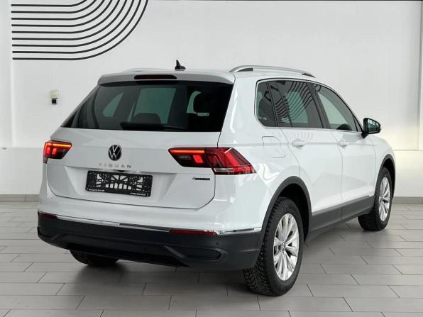 Volkswagen Tiguan II Рестайлинг с пробегом 2021 года, цена 3 399 000 рублей, 41628 км, внедорожник, Автокод Объявления