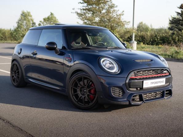 Mini Hatch III (F55/F56) Рестайлинг с пробегом 2018 года, цена 2 679 700 рублей, 110000 км, хэтчбек, Автокод Объявления