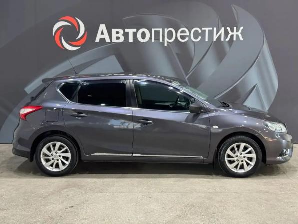 Nissan Tiida II с пробегом 2015 года, цена 935 000 рублей, 110690 км, хэтчбек, Автокод Объявления