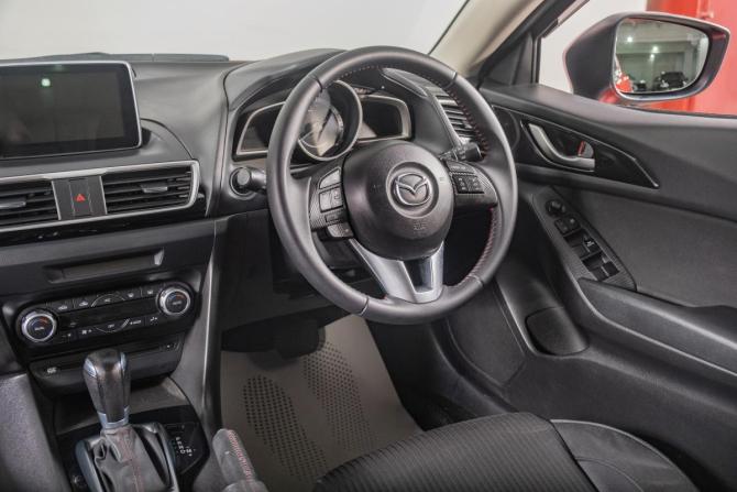 Mazda Axela III с пробегом 2015 года, цена 1 329 000 рублей, 105418 км, хэтчбек, Автокод Объявления