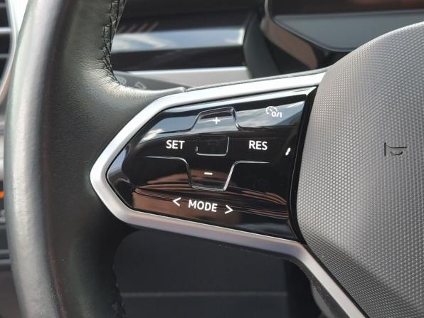 Volkswagen ID.6 с пробегом 2022 года, цена 3 100 000 рублей, 61174 км, внедорожник, Автокод Объявления