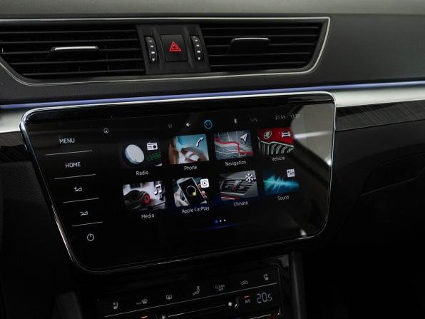 Skoda Superb III Рестайлинг с пробегом 2024 года, цена 4 635 000 рублей, 6600 км, лифтбек, Автокод Объявления