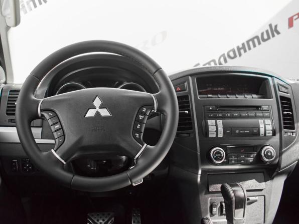 Mitsubishi Pajero IV Рестайлинг 1 с пробегом 2014 года, цена 2 150 000 рублей, 331866 км, внедорожник, Автокод Объявления