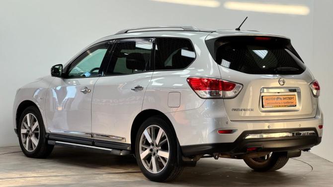 Nissan Pathfinder IV с пробегом 2015 года, цена 1 650 000 рублей, 151034 км, внедорожник, Автокод Объявления