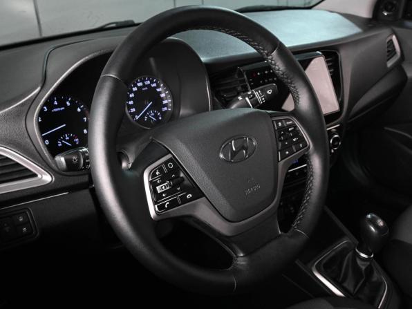 Hyundai Solaris II с пробегом 2019 года, цена 1 389 000 рублей, 162616 км, седан, Автокод Объявления