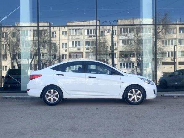 Hyundai Solaris I с пробегом 2013 года, цена 730 000 рублей, 122081 км, седан, Автокод Объявления