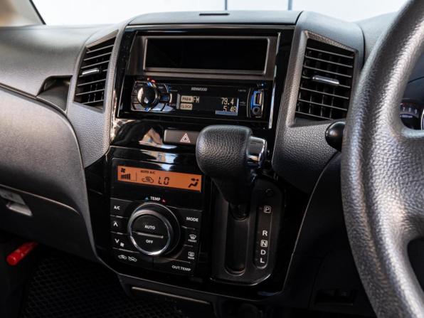 Nissan Roox I с пробегом 2010 года, цена 700 000 рублей, 166639 км, микровэн, Автокод Объявления