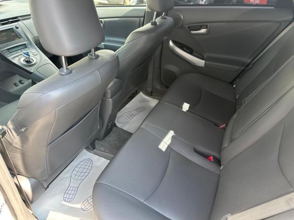 Toyota Prius III (XW30) с пробегом 2010 года, цена 1 030 000 рублей, 135000 км, лифтбек, Автокод Объявления