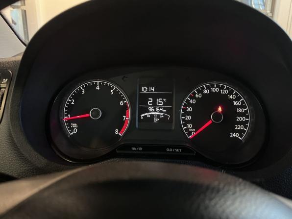 Volkswagen Polo V Рестайлинг с пробегом 2018 года, цена 595 000 рублей, 96161 км, седан, Автокод Объявления