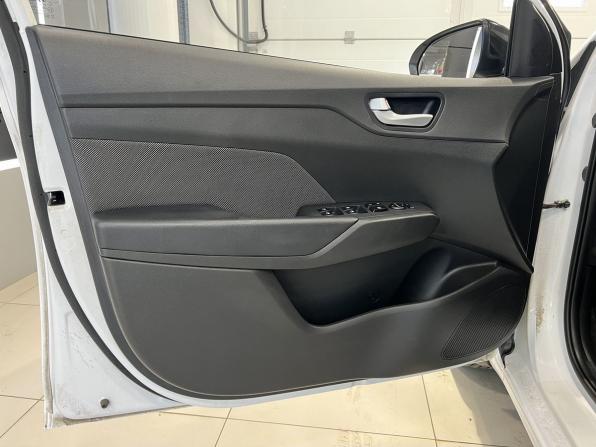 Hyundai Solaris II Рестайлинг с пробегом 2022 года, цена 1 766 000 рублей, 45000 км, седан, Автокод Объявления