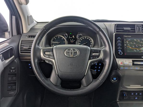 Toyota Land Cruiser Prado 150 Series Рестайлинг 3 с пробегом 2022 года, цена 7 990 000 рублей, 30746 км, внедорожник, Автокод Объявления