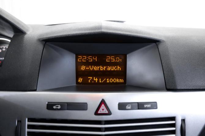 Opel Astra H Рестайлинг с пробегом 2012 года, цена 749 900 рублей, 83385 км, седан, Автокод Объявления