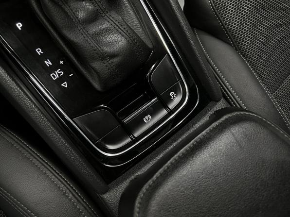 Skoda Karoq I с пробегом 2021 года, цена 2 415 000 рублей, 57195 км, внедорожник, Автокод Объявления