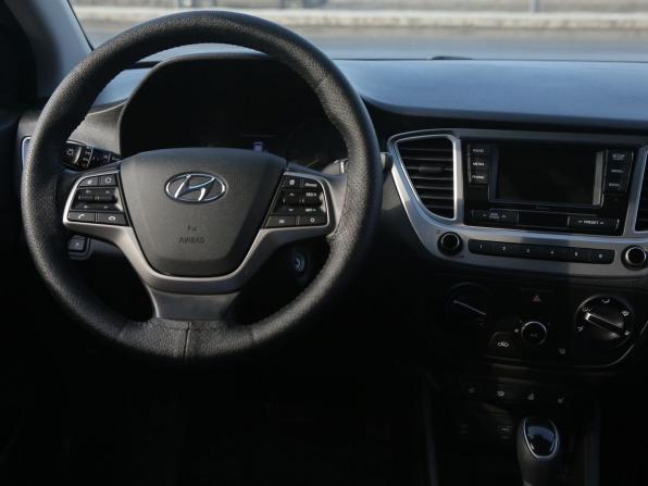 Hyundai Solaris II с пробегом 2019 года, цена 1 565 000 рублей, 35800 км, седан, Автокод Объявления