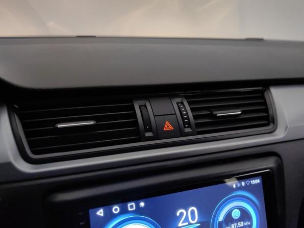 Skoda Rapid I с пробегом 2017 года, цена 999 000 рублей, 140355 км, лифтбек, Автокод Объявления
