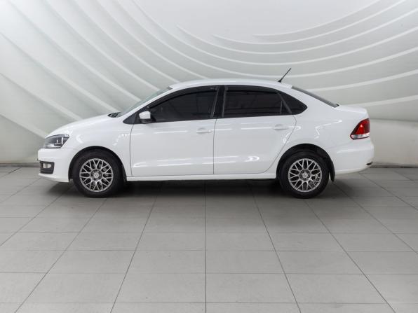 Volkswagen Polo V Рестайлинг с пробегом 2016 года, цена 1 081 000 рублей, 88000 км, седан, Автокод Объявления