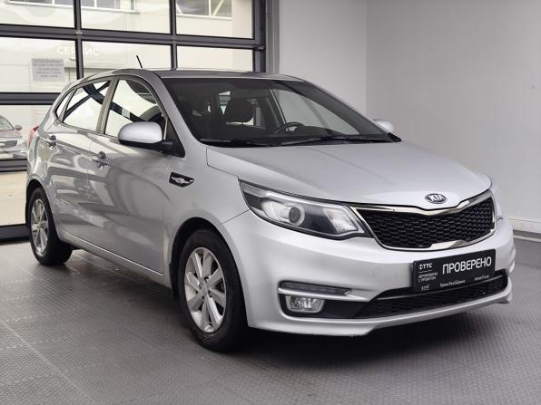 Kia Rio III Рестайлинг с пробегом 2017 года, цена 1 320 000 рублей, 86600 км, хэтчбек, Автокод Объявления