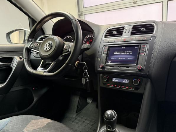 Volkswagen Polo V Рестайлинг с пробегом 2020 года, цена 1 250 000 рублей, 132882 км, седан, Автокод Объявления