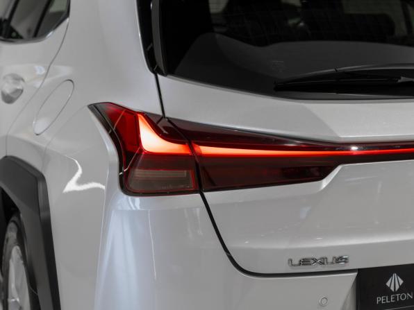 Lexus UX I с пробегом 2019 года, цена 3 150 000 рублей, 51545 км, внедорожник, Автокод Объявления