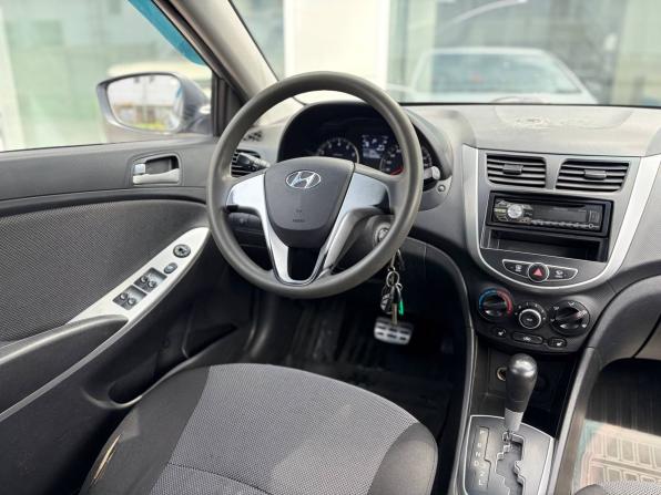 Hyundai Solaris I с пробегом 2013 года, цена 495 000 рублей, 172000 км, седан, Автокод Объявления