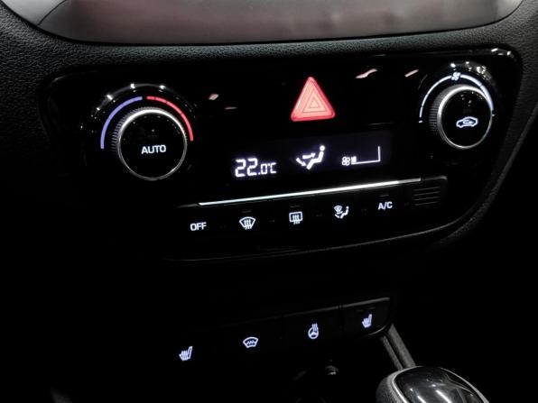 Hyundai Solaris II с пробегом 2019 года, цена 1 315 000 рублей, 130757 км, седан, Автокод Объявления