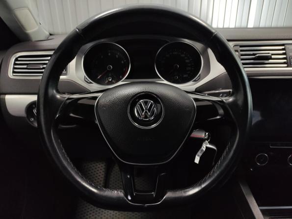Volkswagen Jetta VI Рестайлинг с пробегом 2017 года, цена 1 340 000 рублей, 112000 км, седан, Автокод Объявления