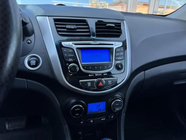 Hyundai Solaris I с пробегом 2011 года, цена 800 000 рублей, 219986 км, седан, Автокод Объявления