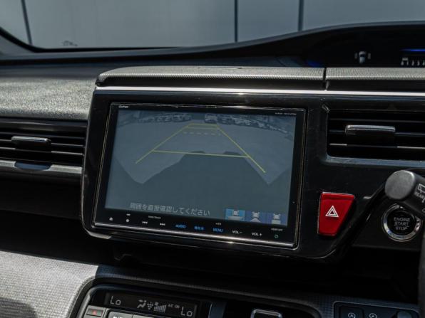 Honda Stepwgn V с пробегом 2016 года, цена 1 890 000 рублей, 94869 км, минивэн, Автокод Объявления