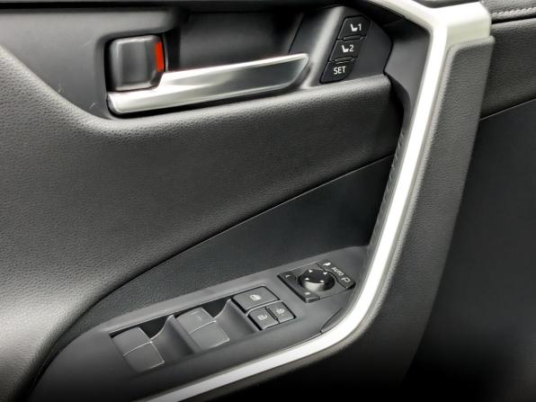 Toyota RAV4 V (XA50) с пробегом 2022 года, цена 3 890 000 рублей, 39291 км, внедорожник, Автокод Объявления