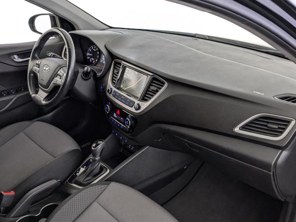 Hyundai Solaris II с пробегом 2017 года, цена 1 290 000 рублей, 98266 км, седан, Автокод Объявления