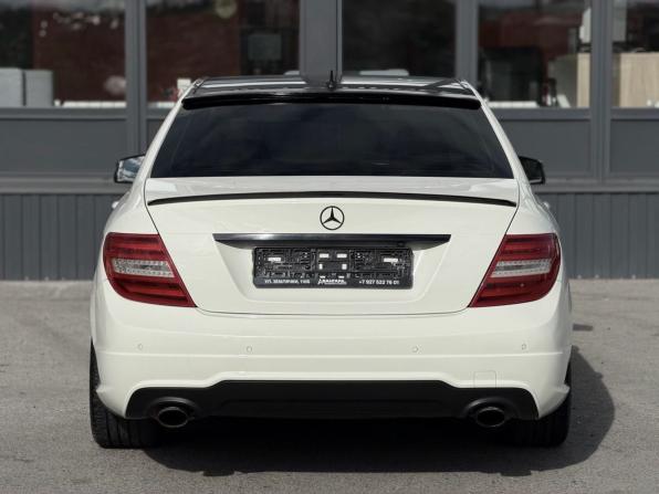 Mercedes-Benz C-Класс III (W204) Рестайлинг с пробегом 2011 года, цена 1 400 000 рублей, 264244 км, седан, Автокод Объявления