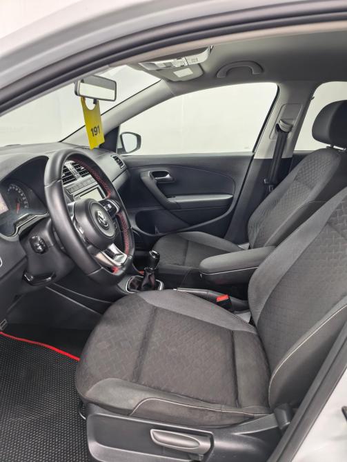 Volkswagen Polo V Рестайлинг Санкт-Петербург  - изображение 9