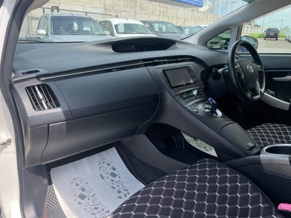 Toyota Prius III Рестайлинг (XW30) с пробегом 2012 года, цена 970 000 рублей, 217753 км, лифтбек, Автокод Объявления