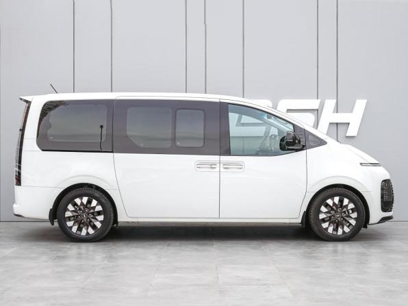 Hyundai Staria I с пробегом 2022 года, цена 4 970 000 рублей, 107340 км, минивэн, Автокод Объявления