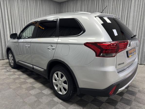 Mitsubishi Outlander III Рестайлинг 2 с пробегом 2015 года, цена 1 780 000 рублей, 185672 км, внедорожник, Автокод Объявления