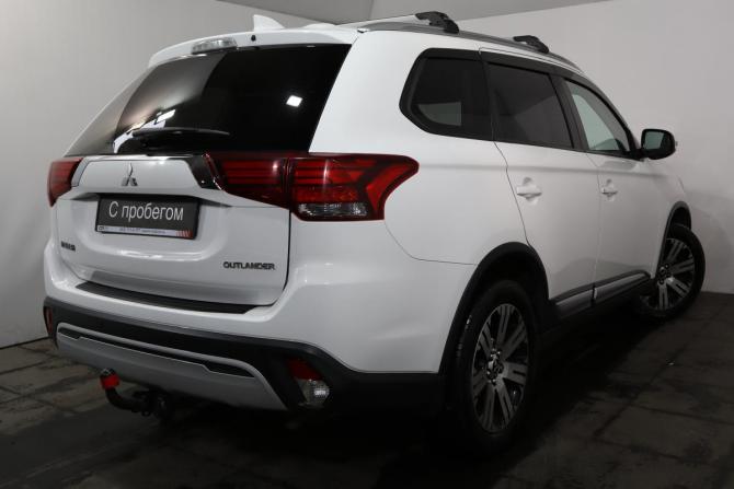 Mitsubishi Outlander III Рестайлинг 3 с пробегом 2018 года, цена 1 929 000 рублей, 109000 км, внедорожник, Автокод Объявления