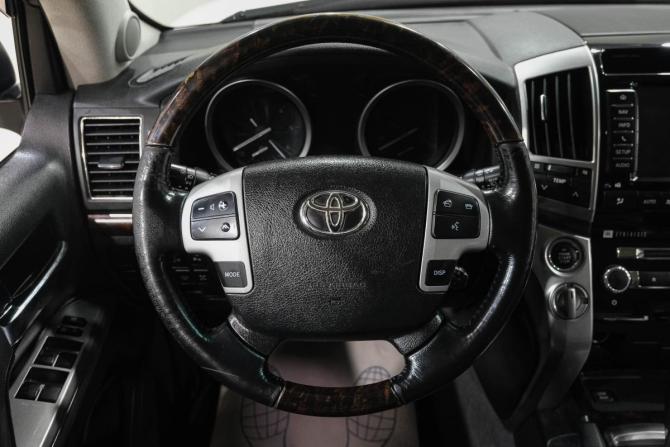 Toyota Land Cruiser 200 Series Рестайлинг 1 с пробегом 2012 года, цена 3 469 000 рублей, 273000 км, внедорожник, Автокод Объявления