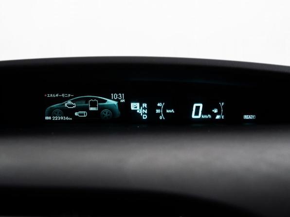 Toyota Prius III Рестайлинг (XW30) с пробегом 2013 года, цена 1 089 500 рублей, 223936 км, лифтбек, Автокод Объявления