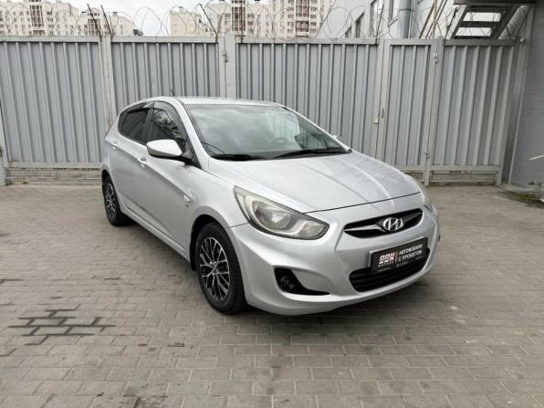 Hyundai Solaris I с пробегом 2013 года, цена 665 000 рублей, 238329 км, хэтчбек, Автокод Объявления