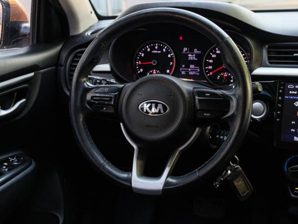 Kia Rio IV с пробегом 2018 года, цена 1 327 000 рублей, 106240 км, седан, Автокод Объявления